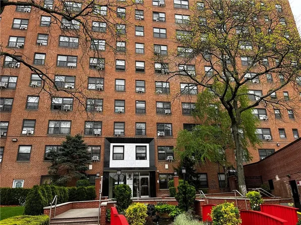 9940 63rd Rd APT 3H, Rego Park, NY 11374