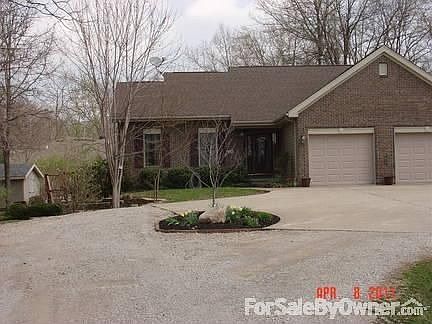 Welcome to Country Living in the City : Brick stamped sidewalks, patio and apron with large concrete