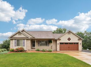 6 Stone Corner Cir, Madison, WI 53704