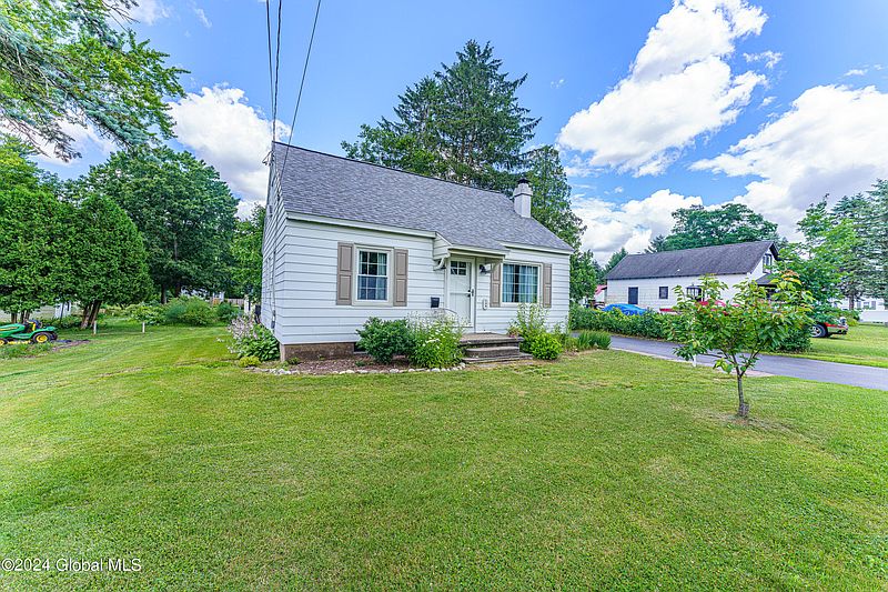 4th image of 130 Stinson Avenue