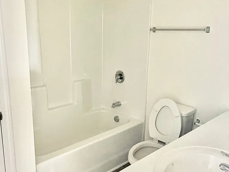948 Brentwood Park Ln — Photo 18