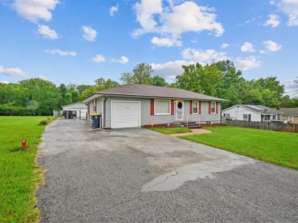 6007 E 56th St, Kansas City, MO 64129