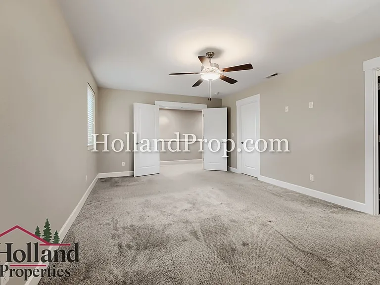 131 NE 30th Ave — Photo 19