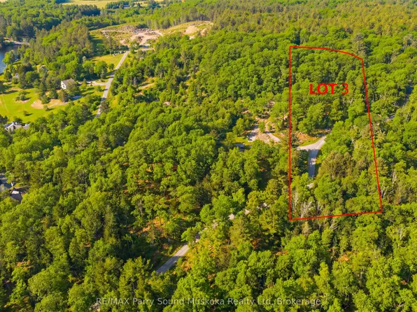 3 Burnside Bridge Rd, McDougall, ON P2A 2W9
