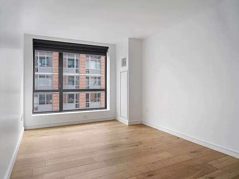 540 W 28th St #7C — Photo 8