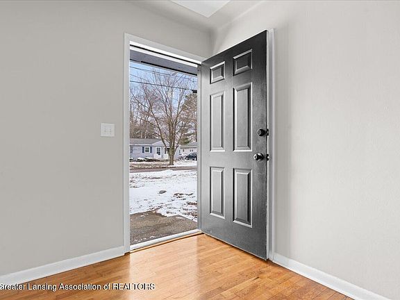 4th image of 6935 Vernson Dr
