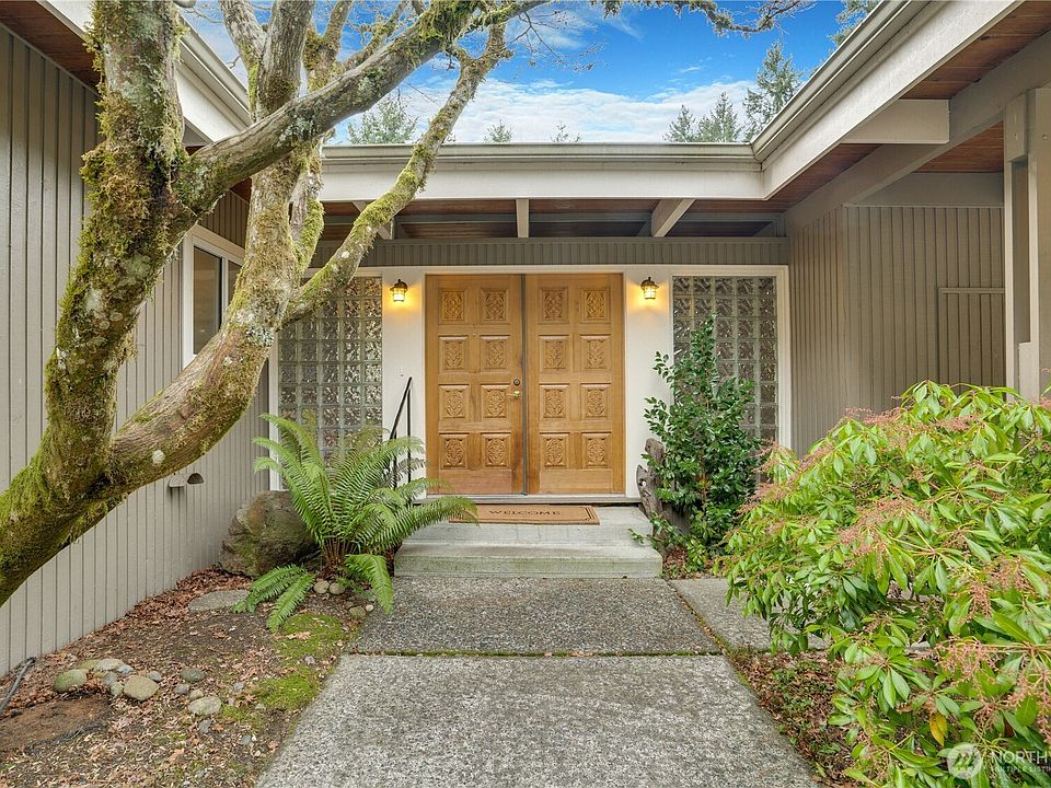 1st image of 3668 82nd Ave Court W