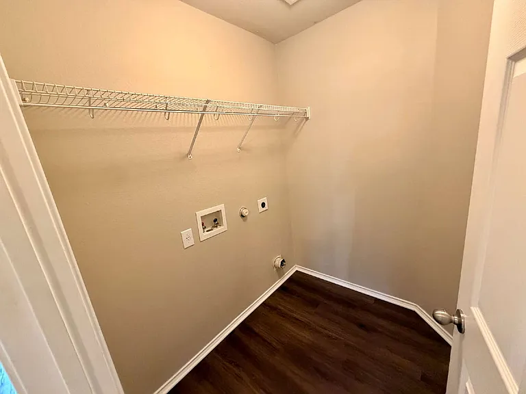 516 W South St — Photo 17