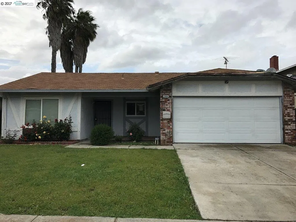 3348 Steele Dr photo 1