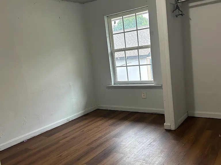 3315 S Youngs Blvd — Photo 3