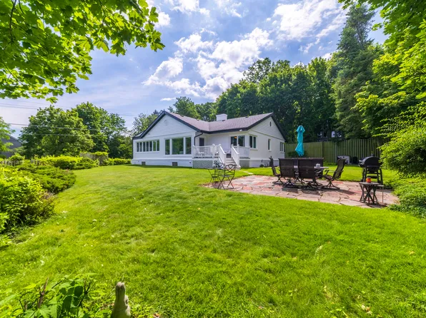 19300 Highland Dr, New Buffalo, MI 49117