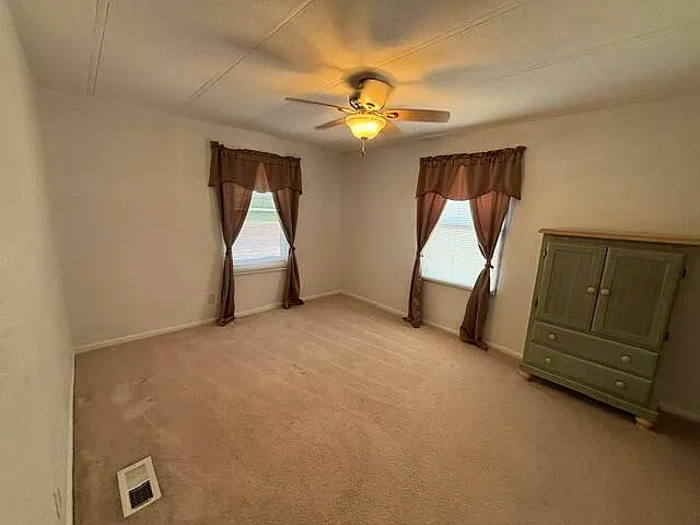 58 Valencia Rd — Photo 12