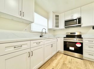 17035 Burton St #1A, Van Nuys, CA 91406