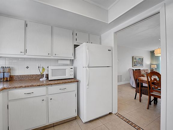 5th image of 2894 Crosley Drive #F