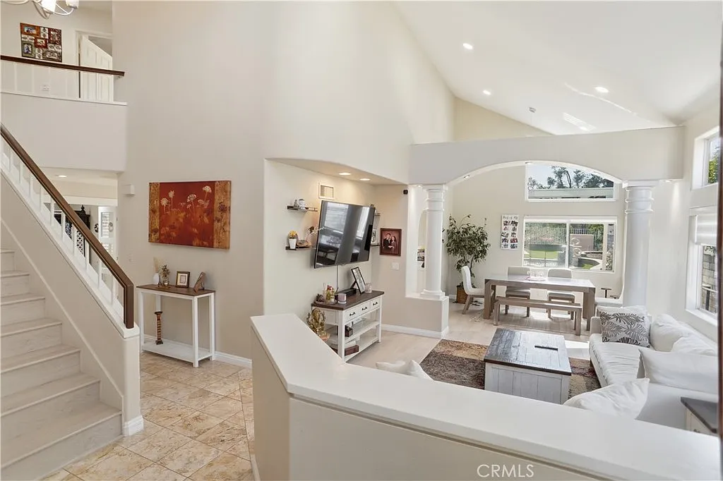 4 bed, 2370 sqft, $6,000 — Photo 4