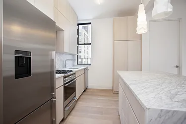 Rented by Barkoff Residential 