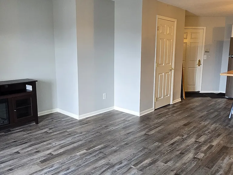 861 37th Ave NW #1-D — Photo 7
