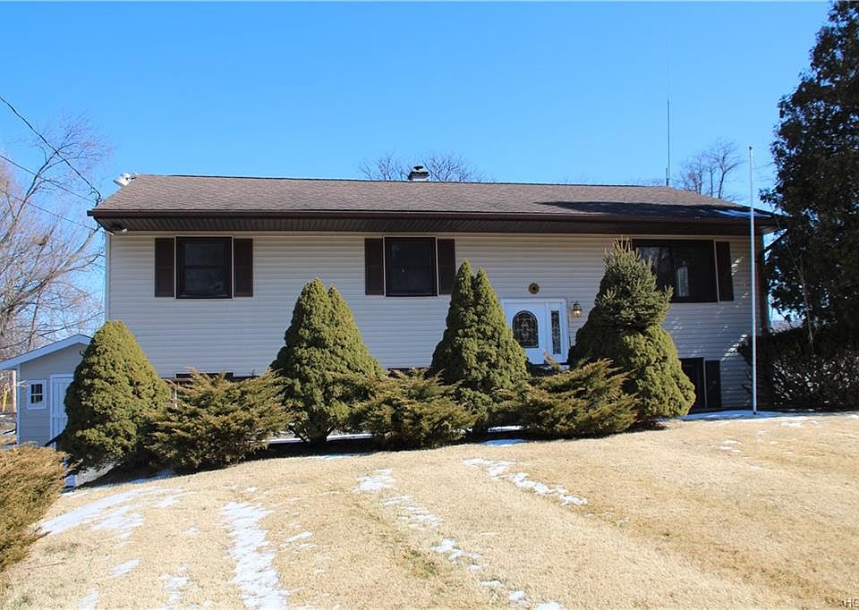 1st image of 5 Stone Ledge Ln