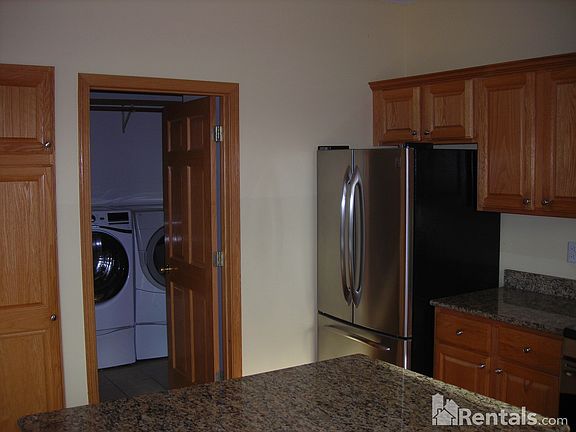 3rd image of 3830 Oxford Dr