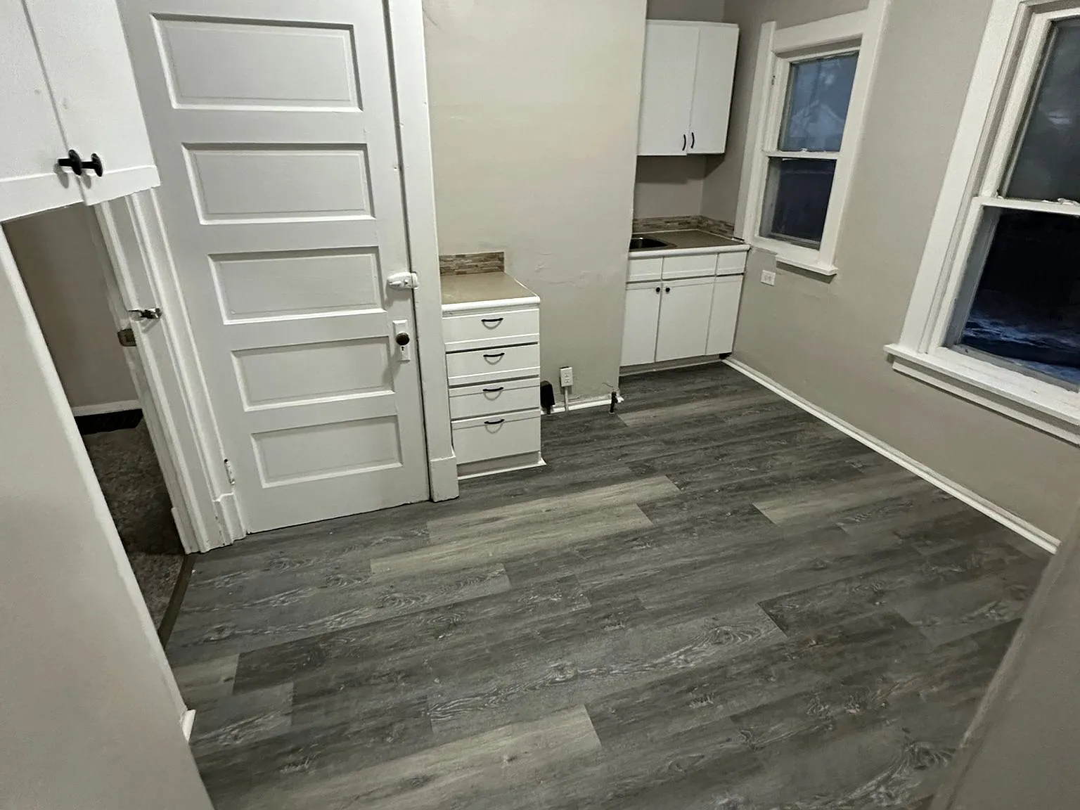 3 bed, 936 sqft, $1,015 — Photo 1