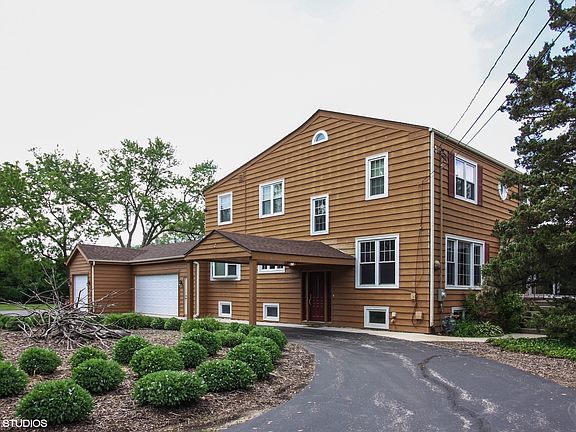 2nd image of 1330 S Villa Ave