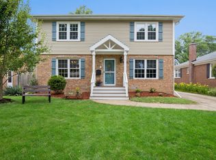 214 N Maple St, Mount Prospect, IL 60056