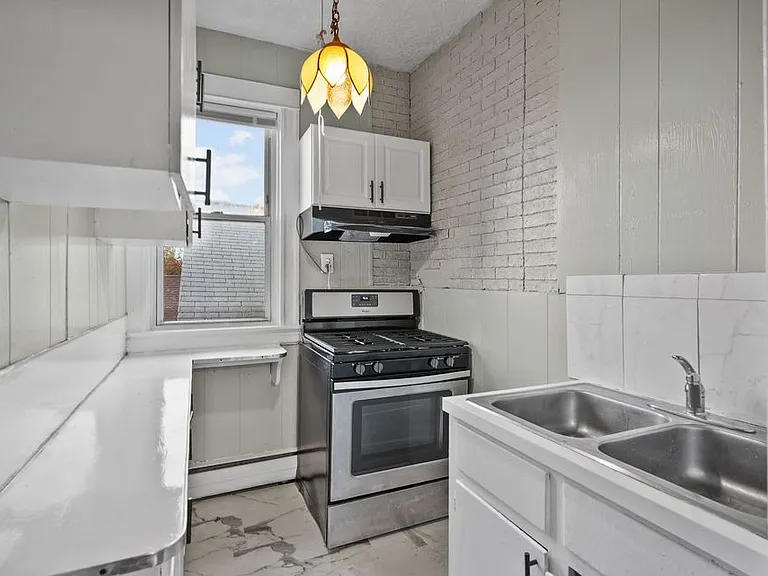 30 Clematis St — Photo 10
