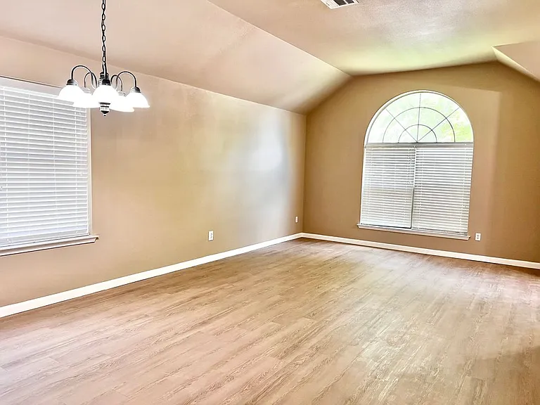 2513 Slalom Dr — Photo 11