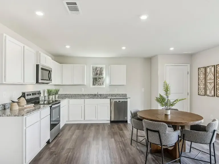 177 Kinsale Dr — Photo 5