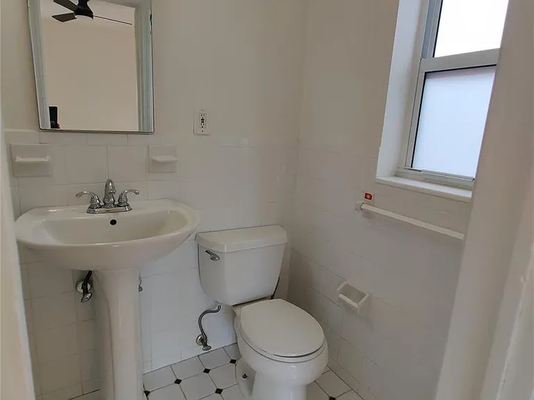 733 NE 18th Ave — Photo 30