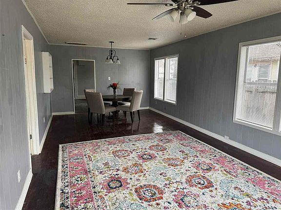 2nd image of 1106 W Ash Ave