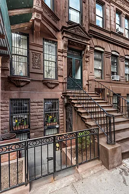 Sold by Douglas Elliman | media 17