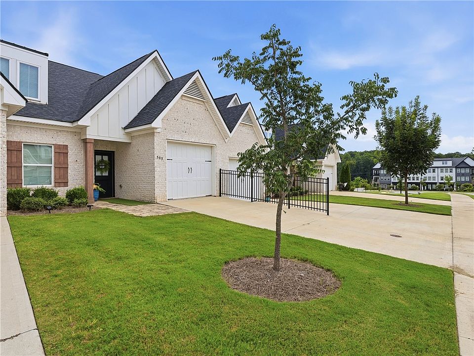 1st image of 545 Cloverdale Dr