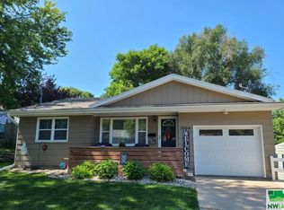 3009 Douglas St, Sioux City, IA 51104