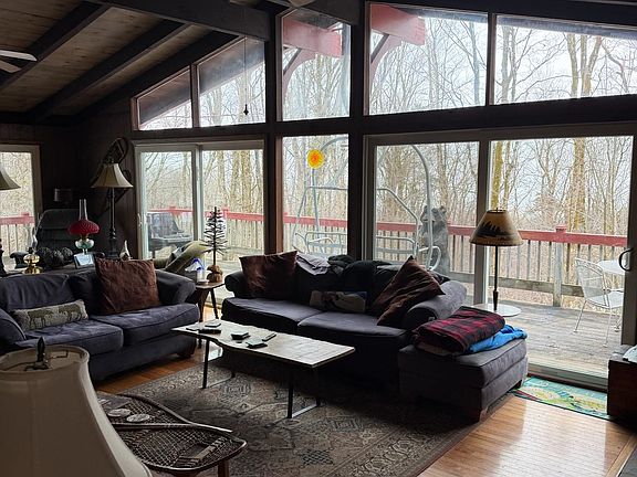 4th image of 773 Oberdorf Road