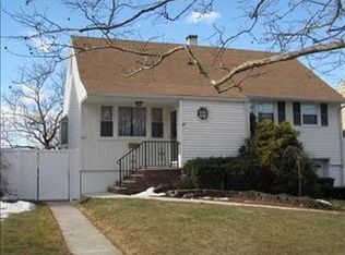 141 Pleasant Ave, Iselin, NJ 08830