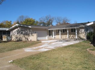 3005 Blackwood Dr, Florissant, MO 63033