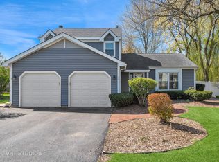17577 W Woodland Dr, Grayslake, IL 60030