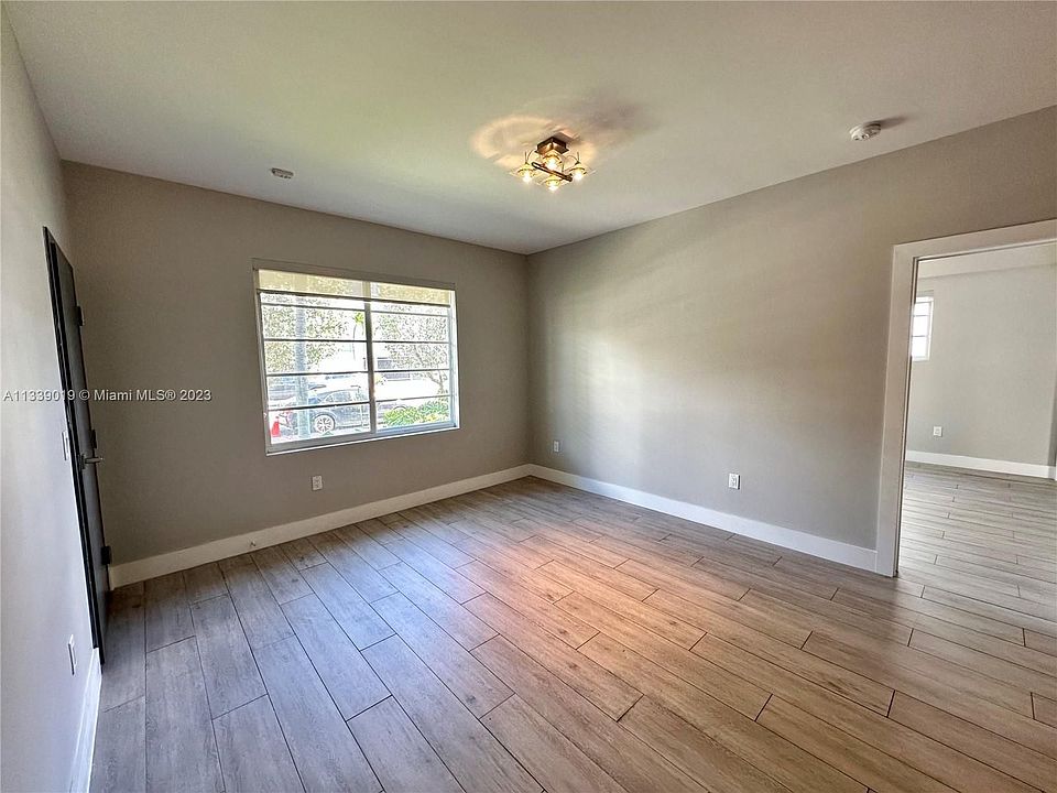 1st image of 1100 10th St APT 1