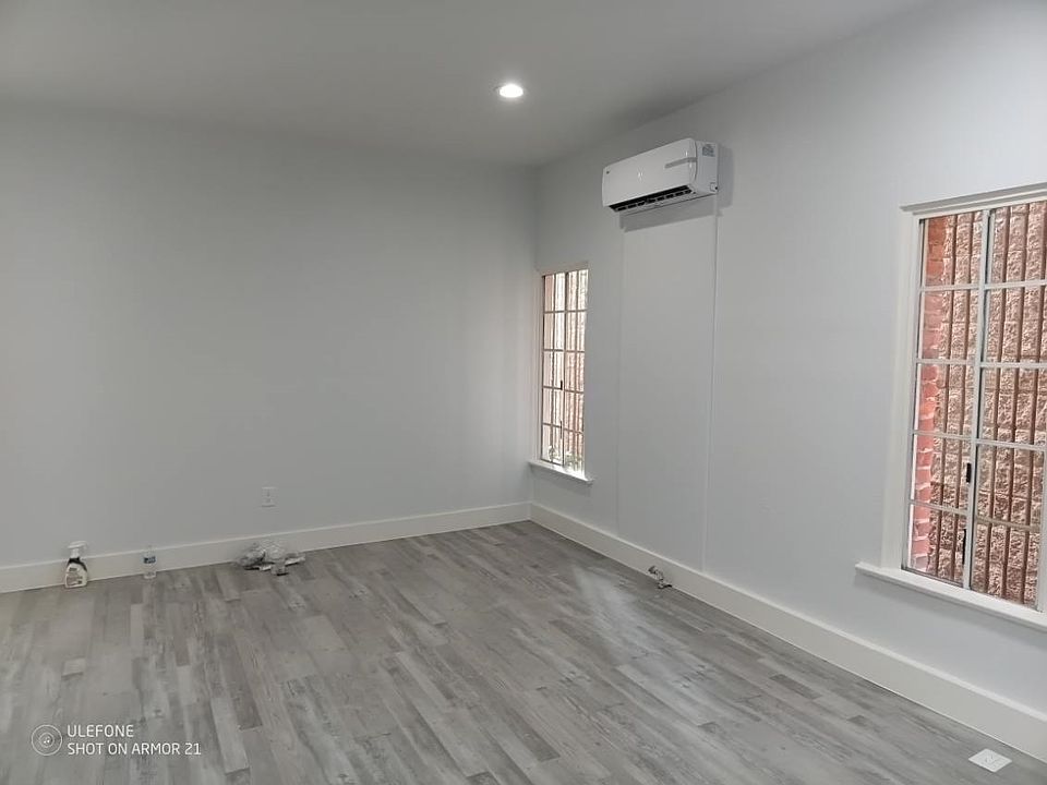1st image of 228 S Kenwood St APT 302