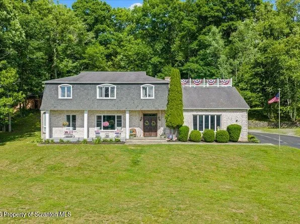 400 Shadowbrook Dr, Tunkhannock, PA 18657
