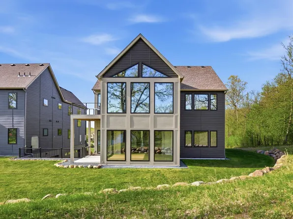 4725 Linden Cove Ln, Savage, MN 55378