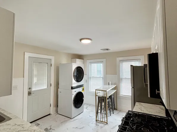 130 Woodlawn Ave Floor 2, Saratoga Springs, NY 12866