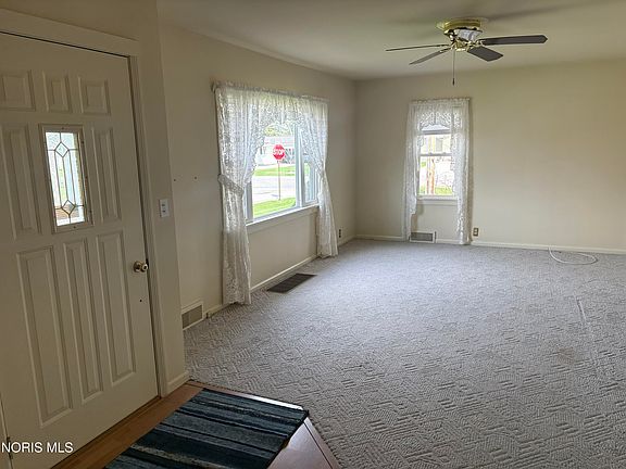 4th image of 502 Heller St