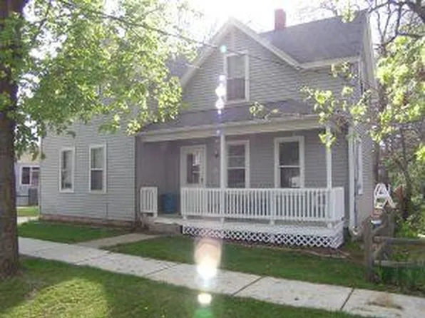 621 S Clinton St, Princeton, WI 54968