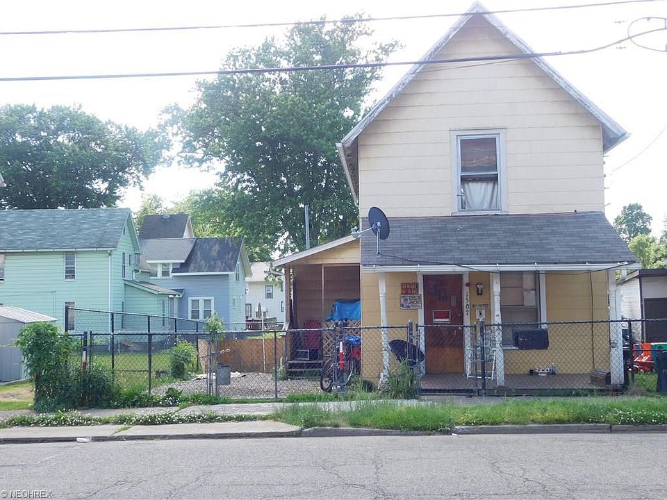 2nd image of 1507 Superior Ave NE