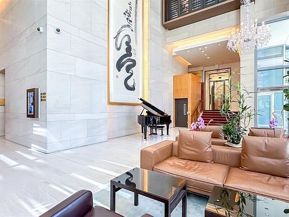 5th image of 1128 Georgia St W #5004