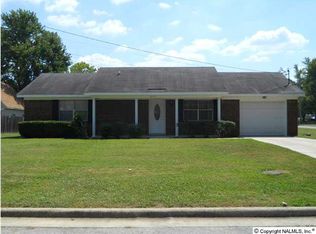 615 Pumpkin Dr SW, Decatur, AL 35603