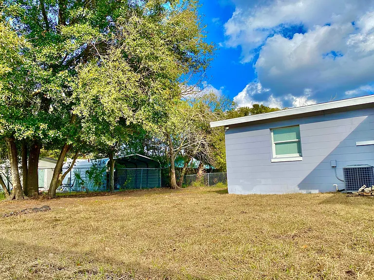 782 Hillview Dr — Photo 29