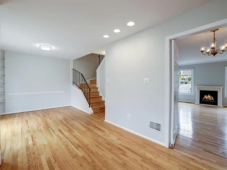 9823 Saint Cloud Ct — Photo 25